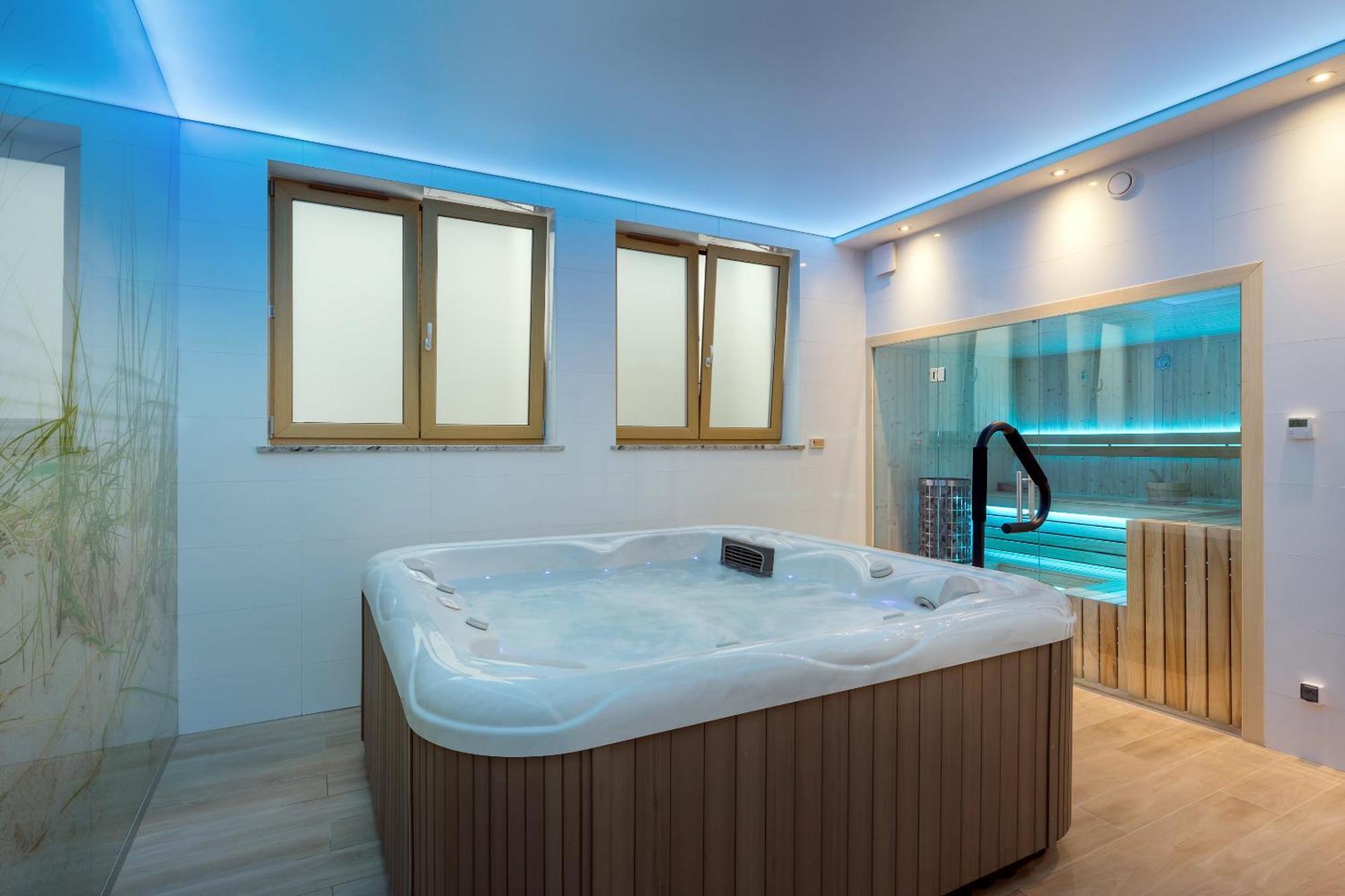 Underground Apartment In A Lux Holiday House Posejdon By Renters Prestige كوتيفو المظهر الخارجي الصورة
